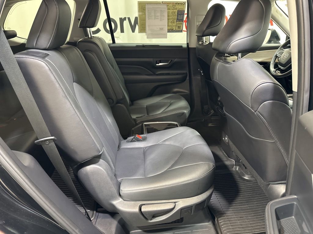 Used 2024 Toyota Grand Highlander Limited image 14