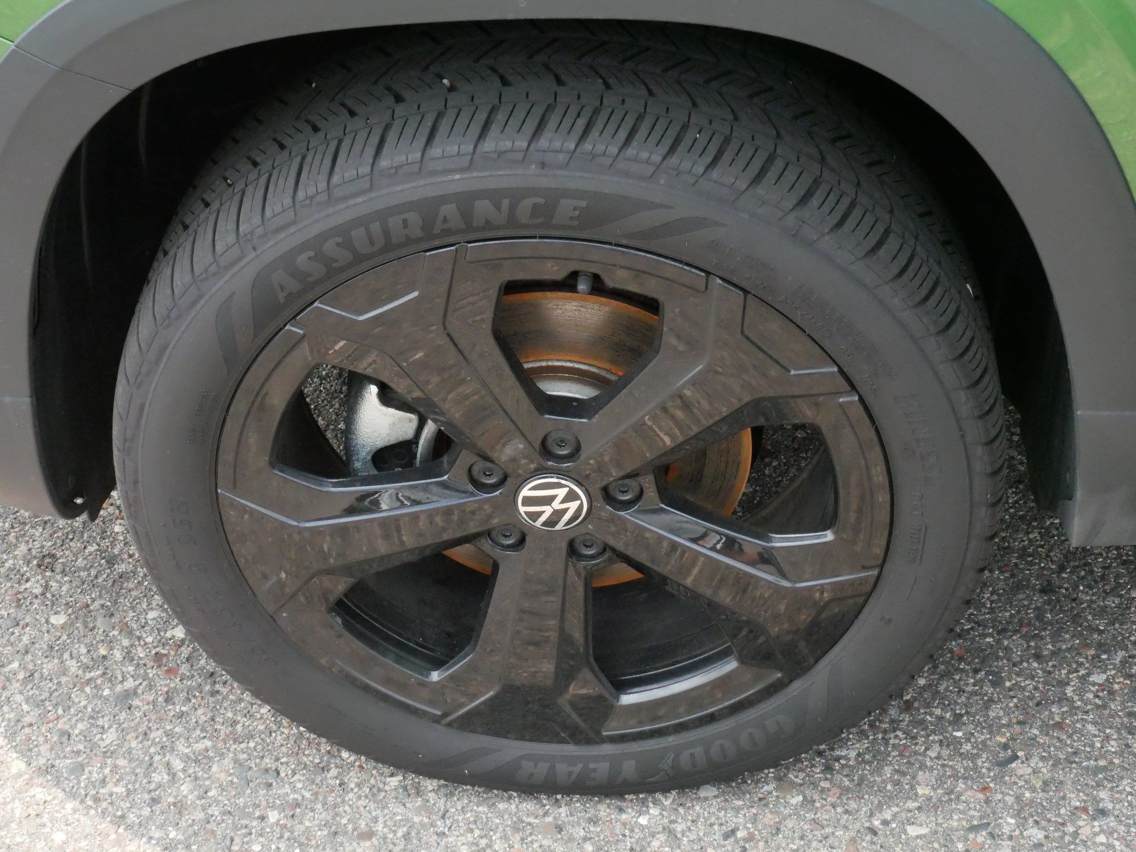 Certified 2025 Volkswagen Taos SE AWD/4WD image 15