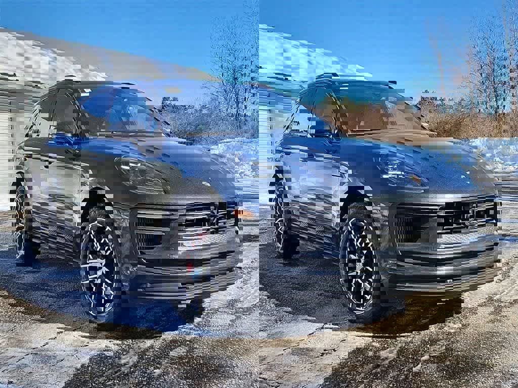 Certified 2024 Porsche Macan S image 10