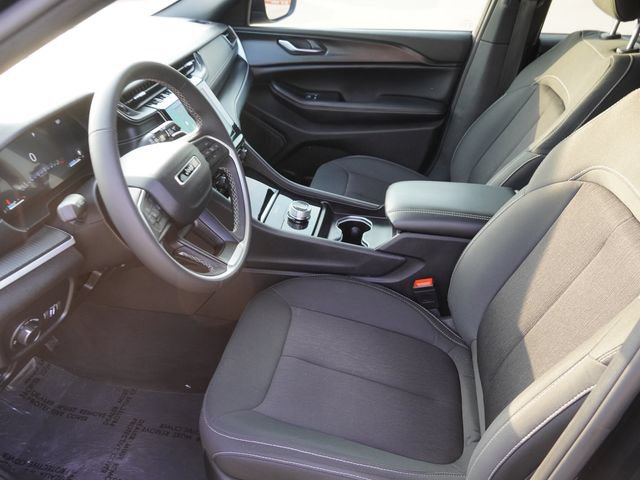 Certified 2024 Jeep Grand Cherokee Laredo RWD image 18