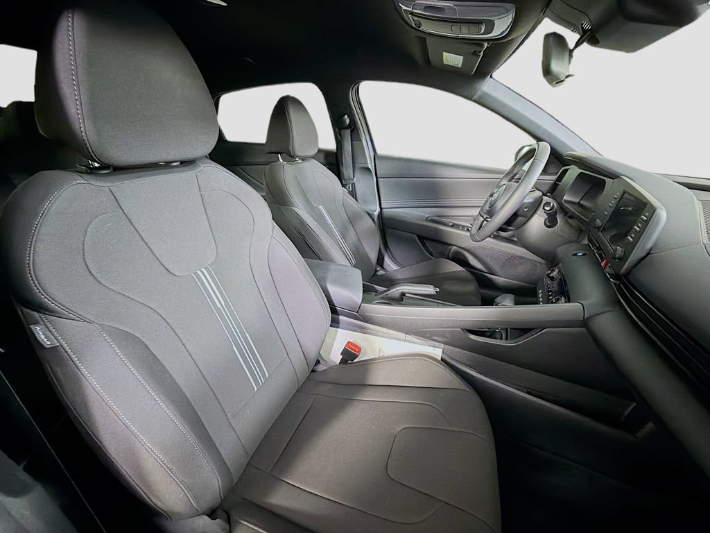 Used 2025 Hyundai Elantra Sport FWD image 27