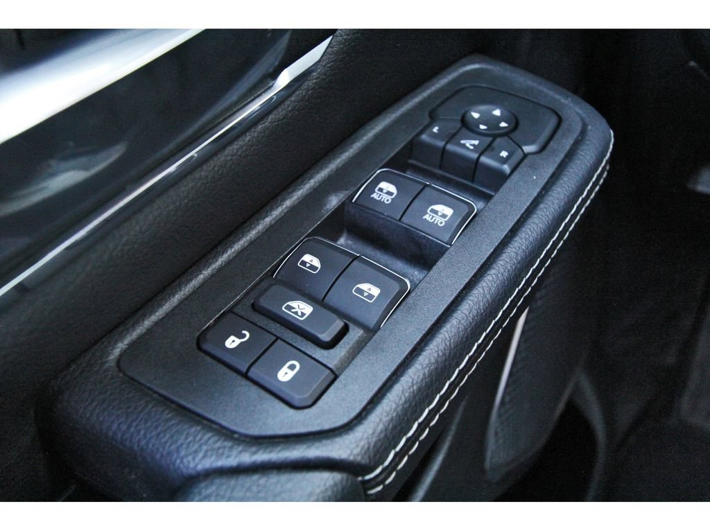 Used 2026 RAM 1500 Laramie AWD/4WD image 19