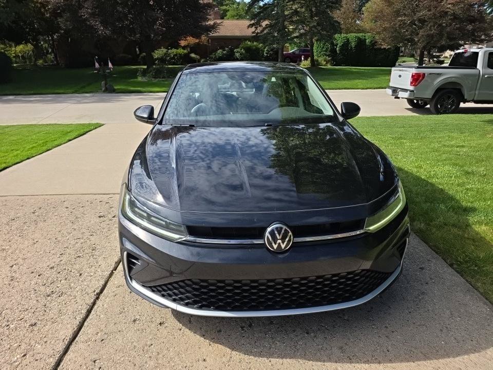 Used 2025 Volkswagen Jetta SE w/ Sunroof Package FWD image 7