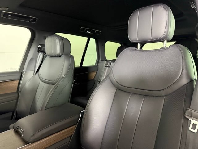 Used 2025 Land Rover Range Rover SE AWD/4WD image 14