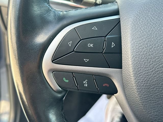 Used 2020 Jeep Grand Cherokee Limited w/ Premium Lighting Group AWD/4WD image 43