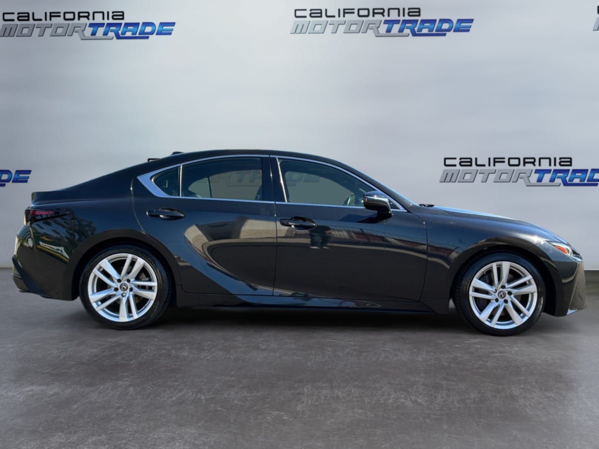 Used 2021 Lexus IS 300 w/ Comfort Package RWD image 4