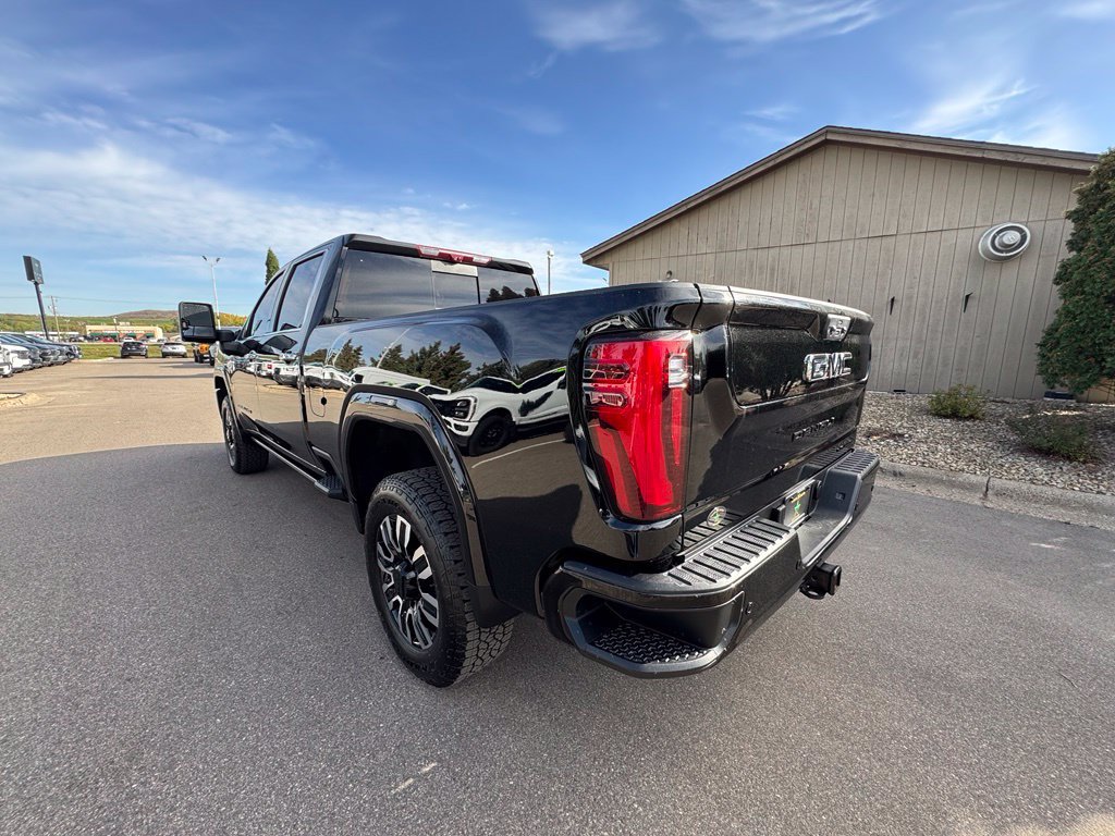 Used 2026 GMC Sierra 3500 Denali Ultimate w/ LPO, Black Badging Package AWD/4WD image 15
