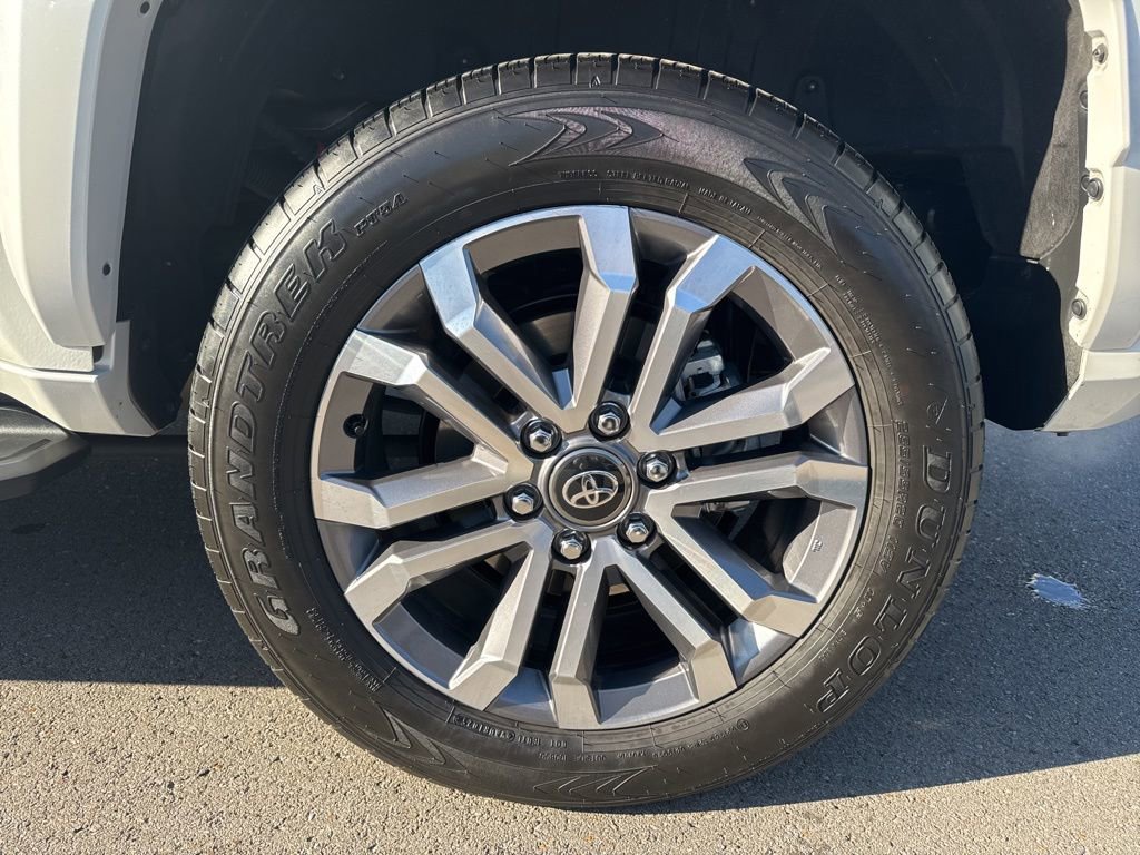 Used 2025 Toyota 4Runner Limited image 27