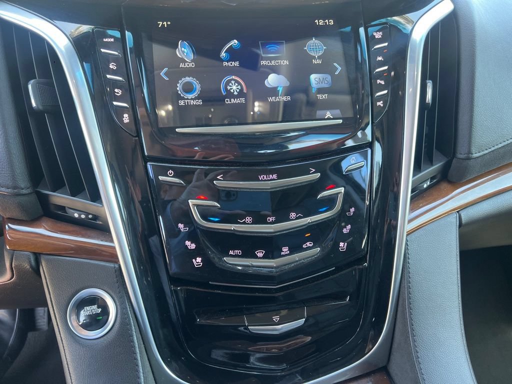Used 2019 Cadillac Escalade ESV Luxury w/ Escalade Sport Edition AWD/4WD image 45