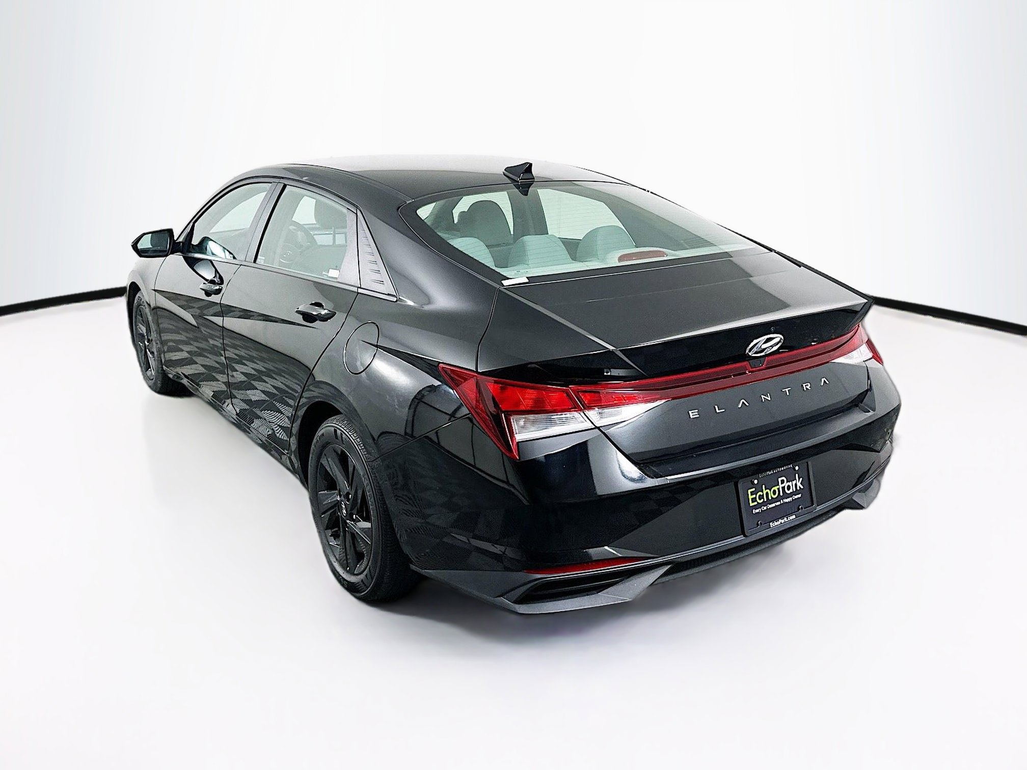 Used 2022 Hyundai Elantra SEL w/ Convenience Package image 5