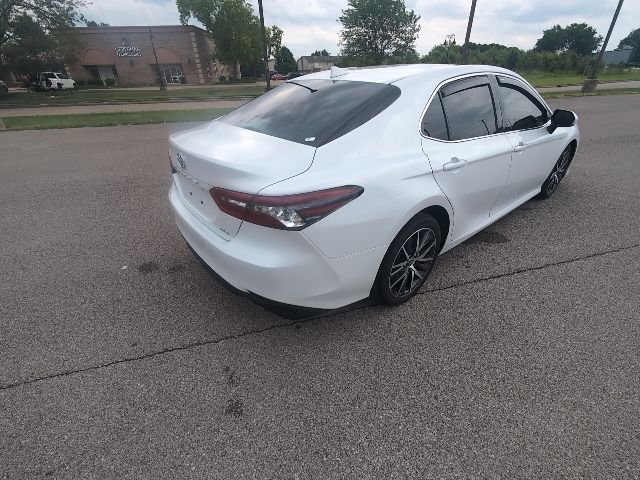Used 2023 Toyota Camry XLE FWD image 5