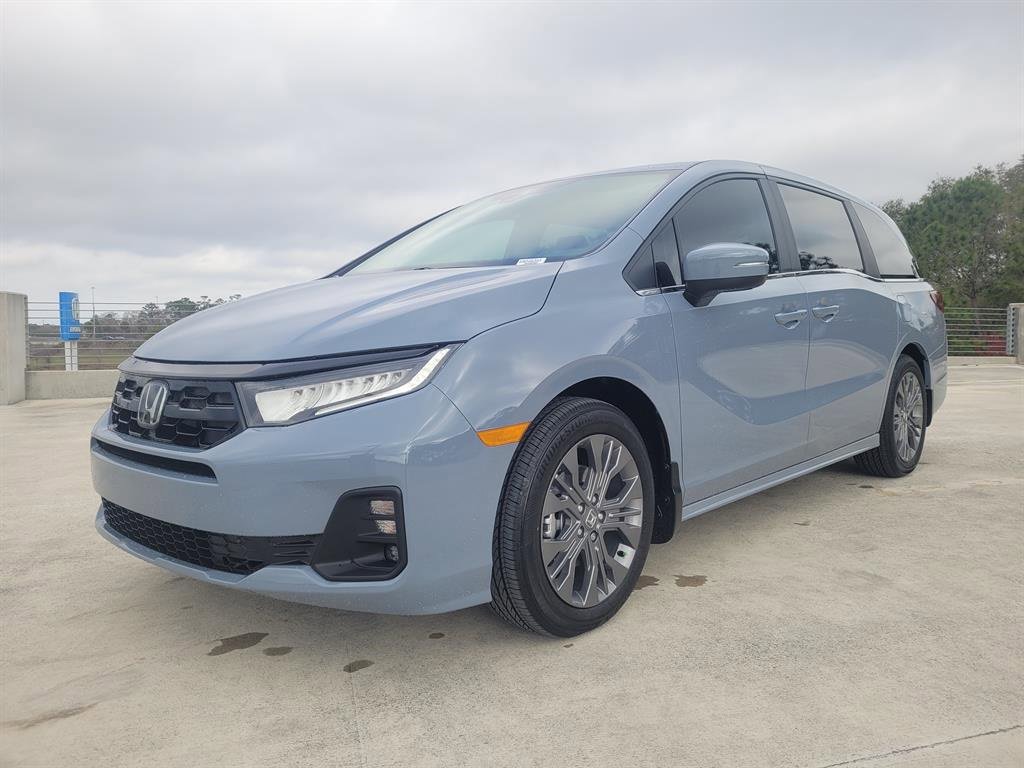 New 2026 Honda Odyssey Touring image 3