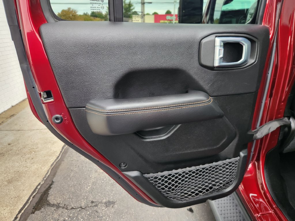 Used 2021 Jeep Wrangler Unlimited Sahara AWD/4WD image 18
