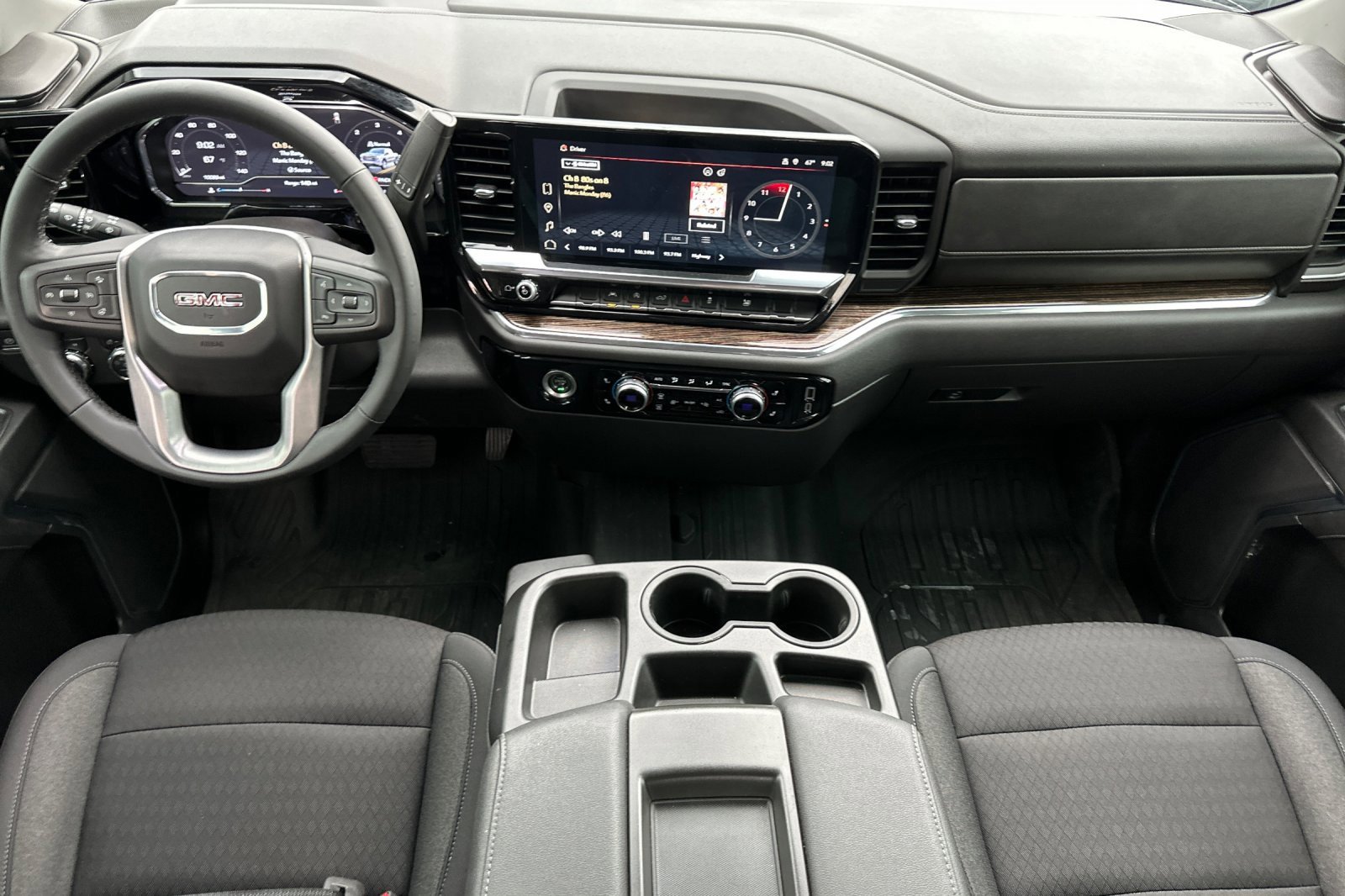 Used 2024 GMC Sierra 1500 Elevation w/ LPO, Elevation Black Package image 14