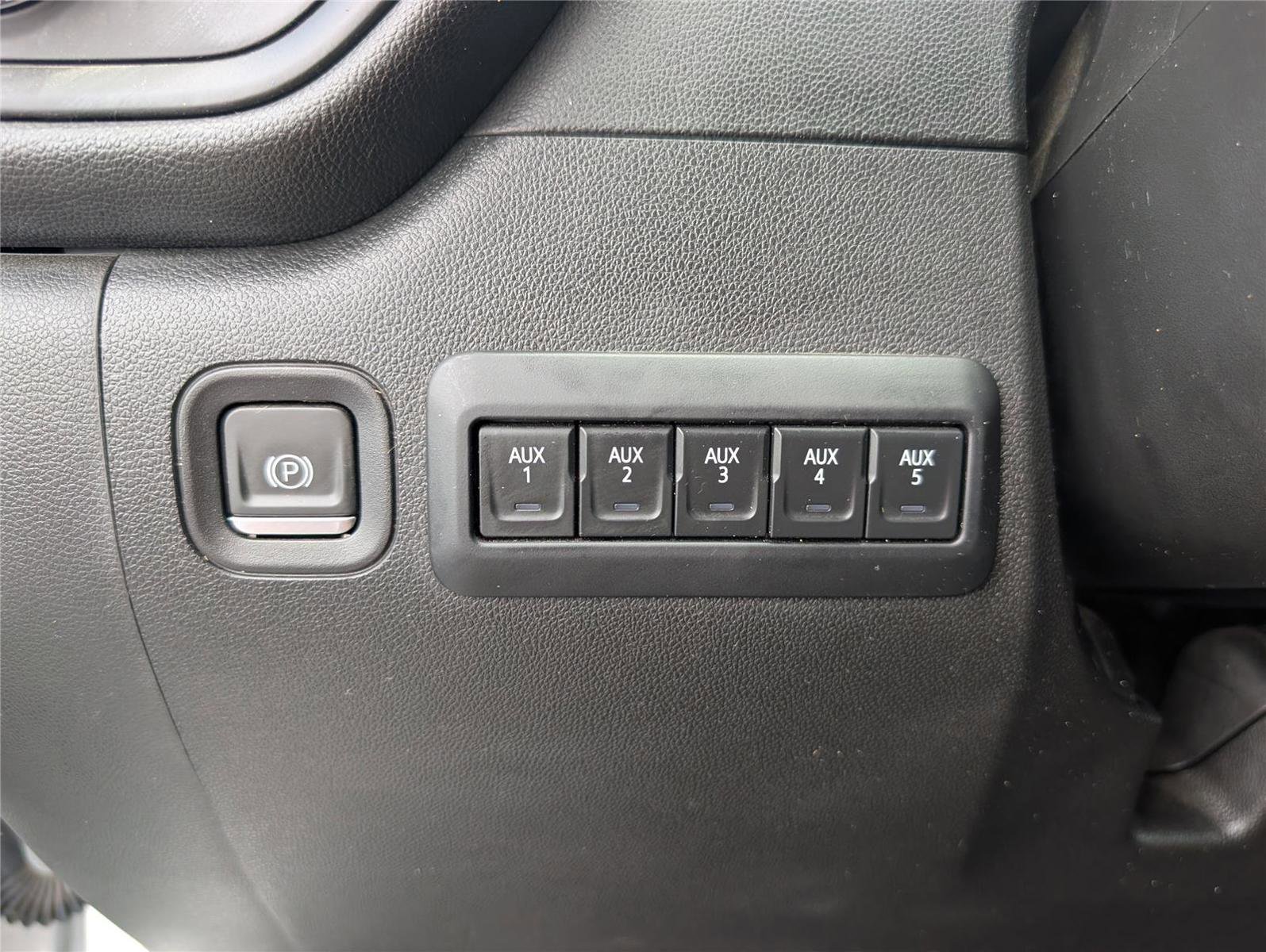 Used 2024 GMC Sierra 3500 Pro AWD/4WD image 25