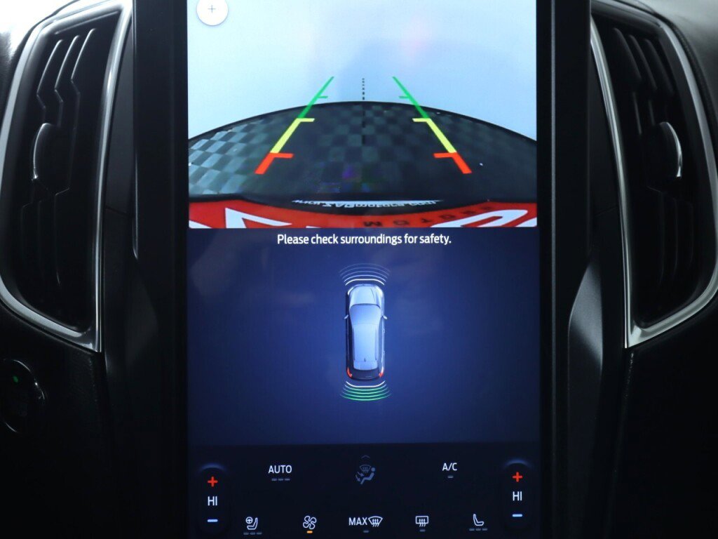 Used 2022 Ford Edge Titanium image 18