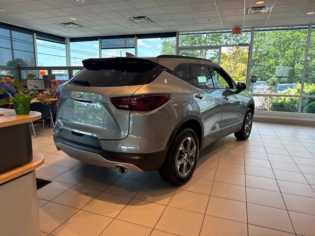 New 2025 Chevrolet Blazer LT w/ Convenience Package AWD/4WD image 3