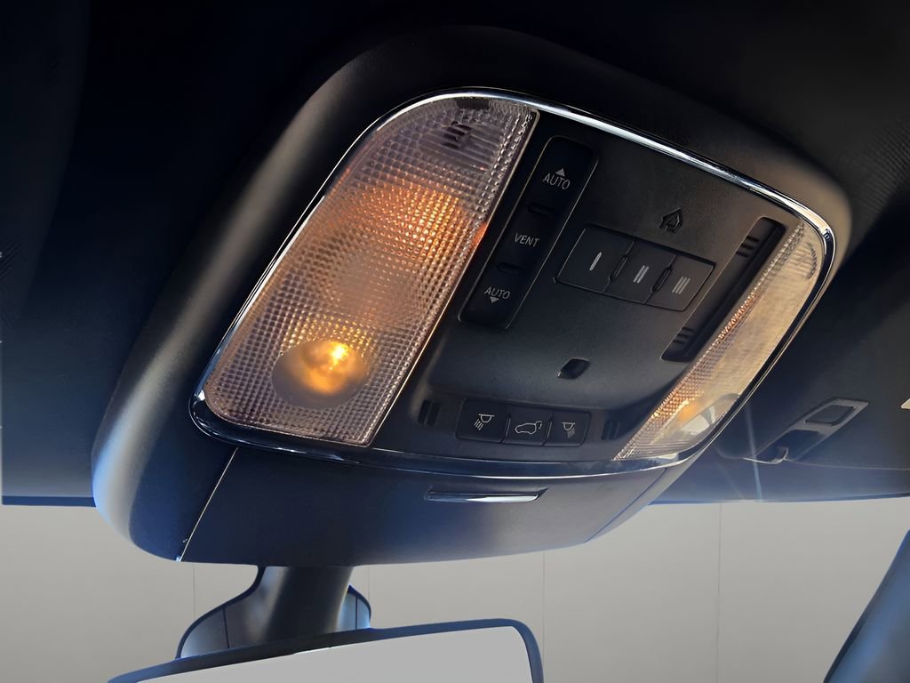 Used 2022 Jeep Grand Cherokee Limited image 24