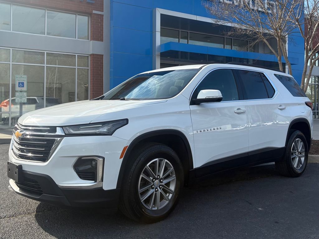 Used 2023 Chevrolet Traverse LT