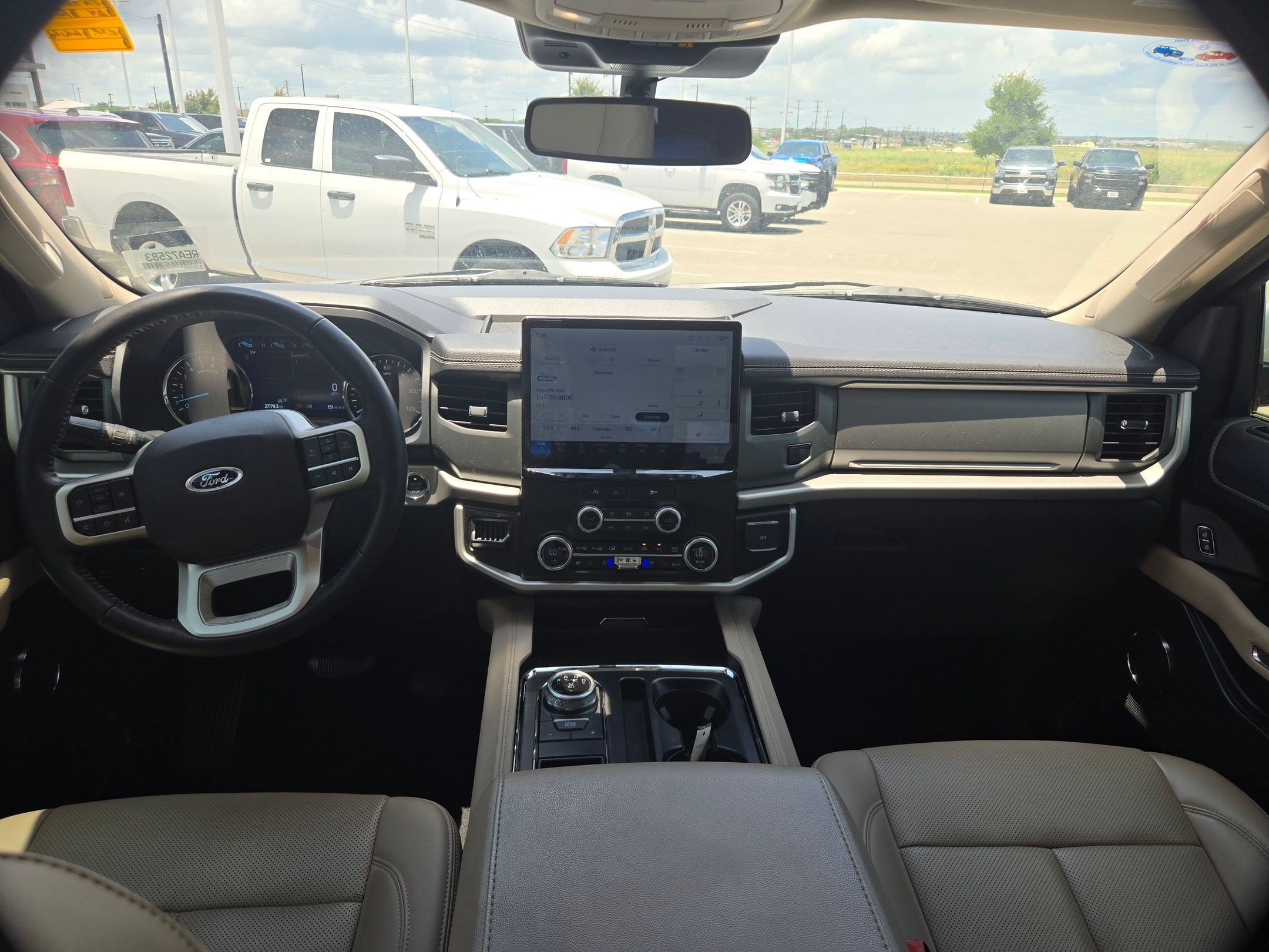 Used 2024 Ford Expedition XLT RWD image 16