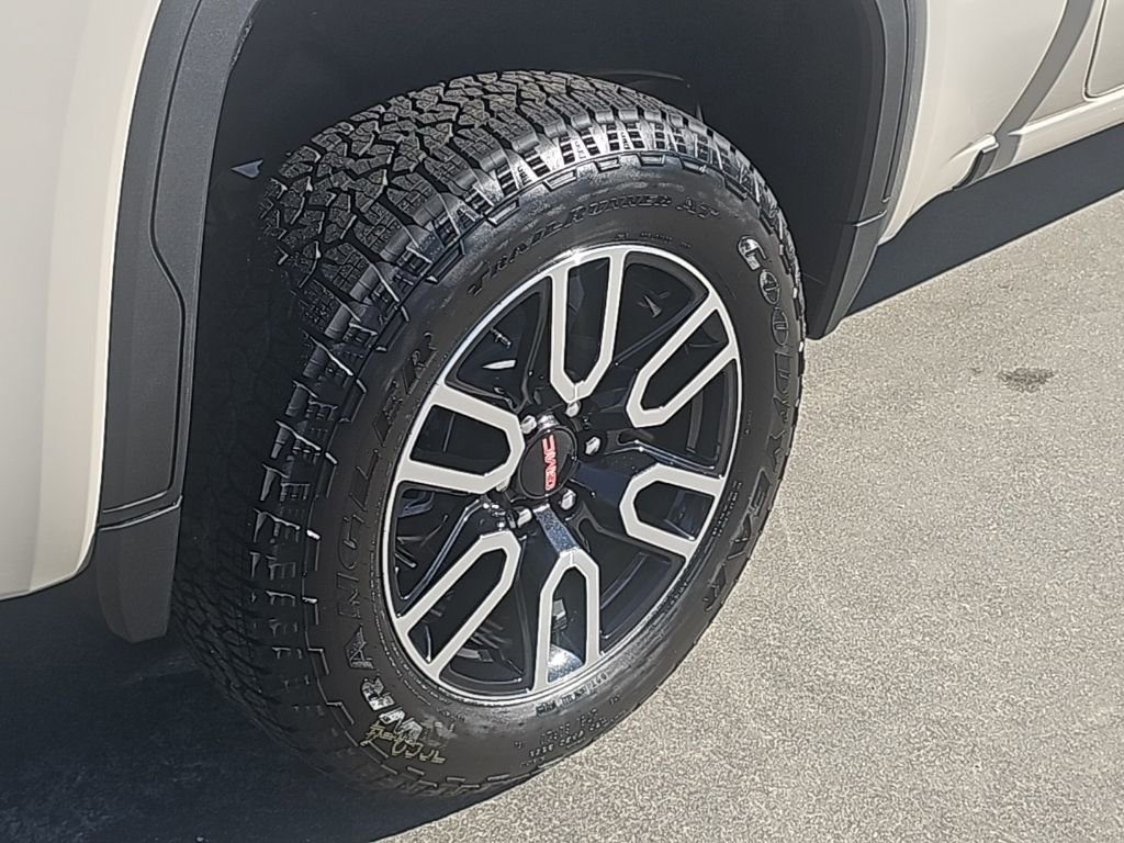 New 2026 GMC Sierra 1500 AT4 w/ Technology Package image 8
