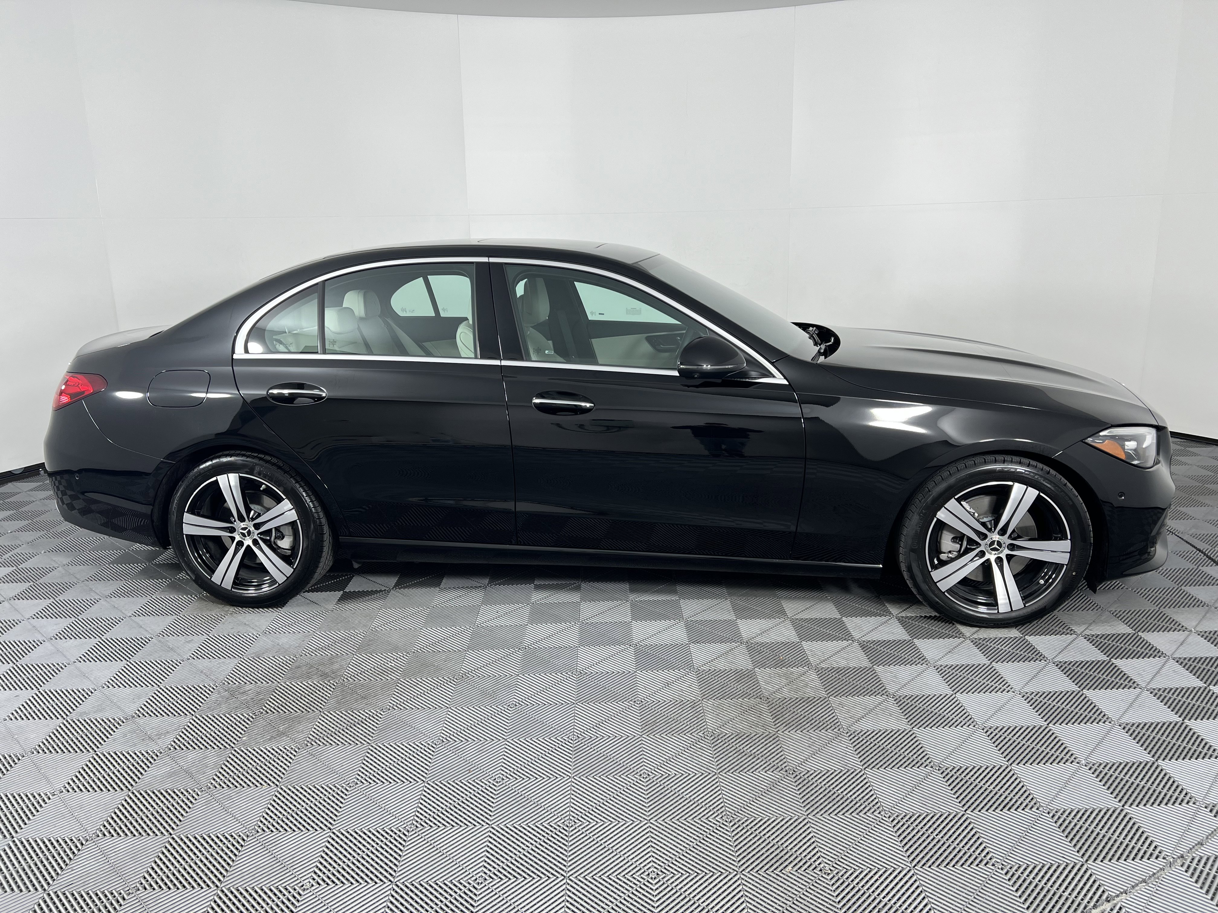 Certified 2025 Mercedes-Benz C 300 4MATIC Sedan image 14