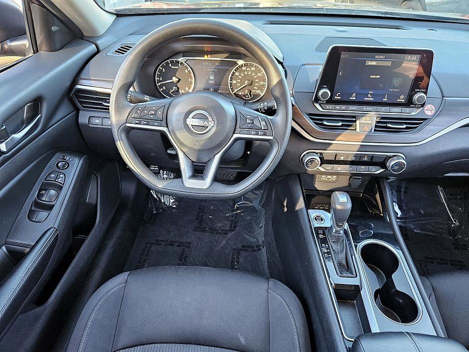 Used 2024 Nissan Altima 2.5 SV image 9
