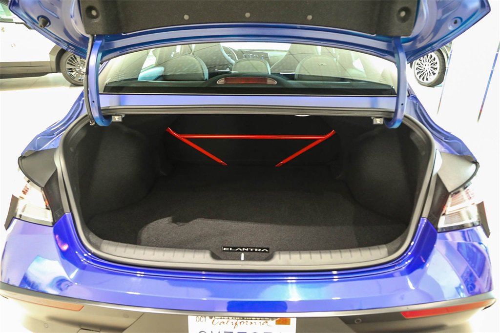 Certified 2025 Hyundai Elantra N image 25