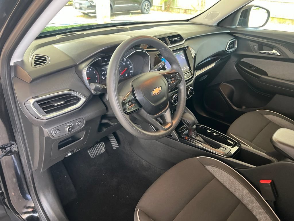 Used 2023 Chevrolet TrailBlazer LT w/ Convenience Package FWD image 6