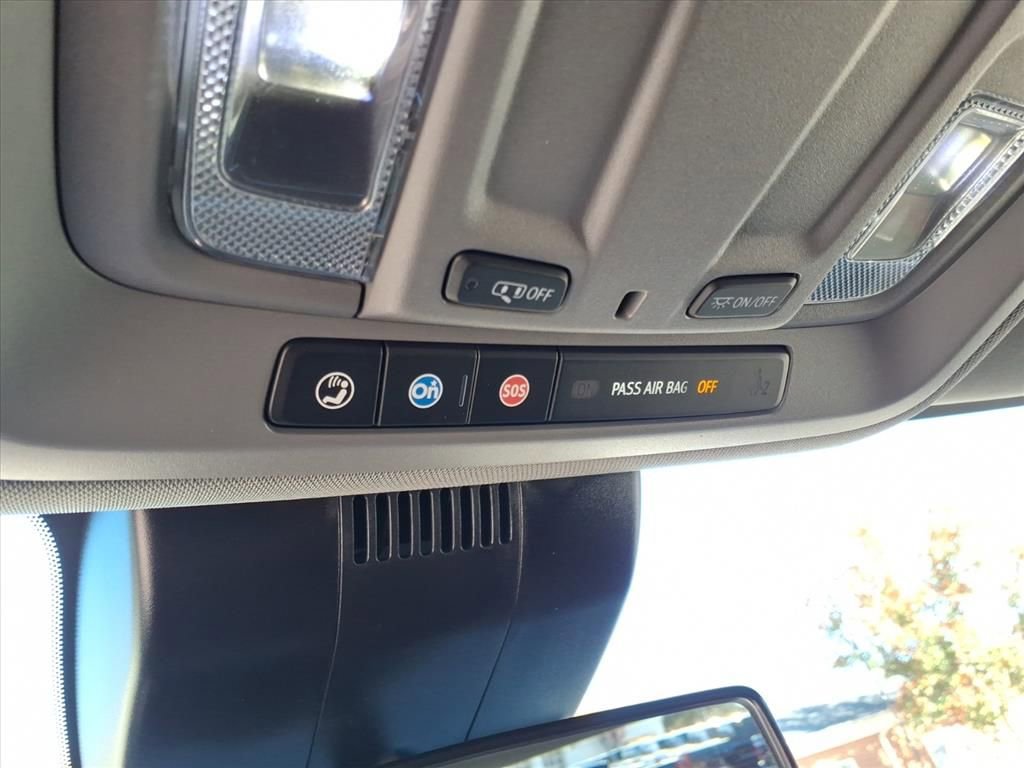 Used 2025 Chevrolet Silverado 1500 LT image 27