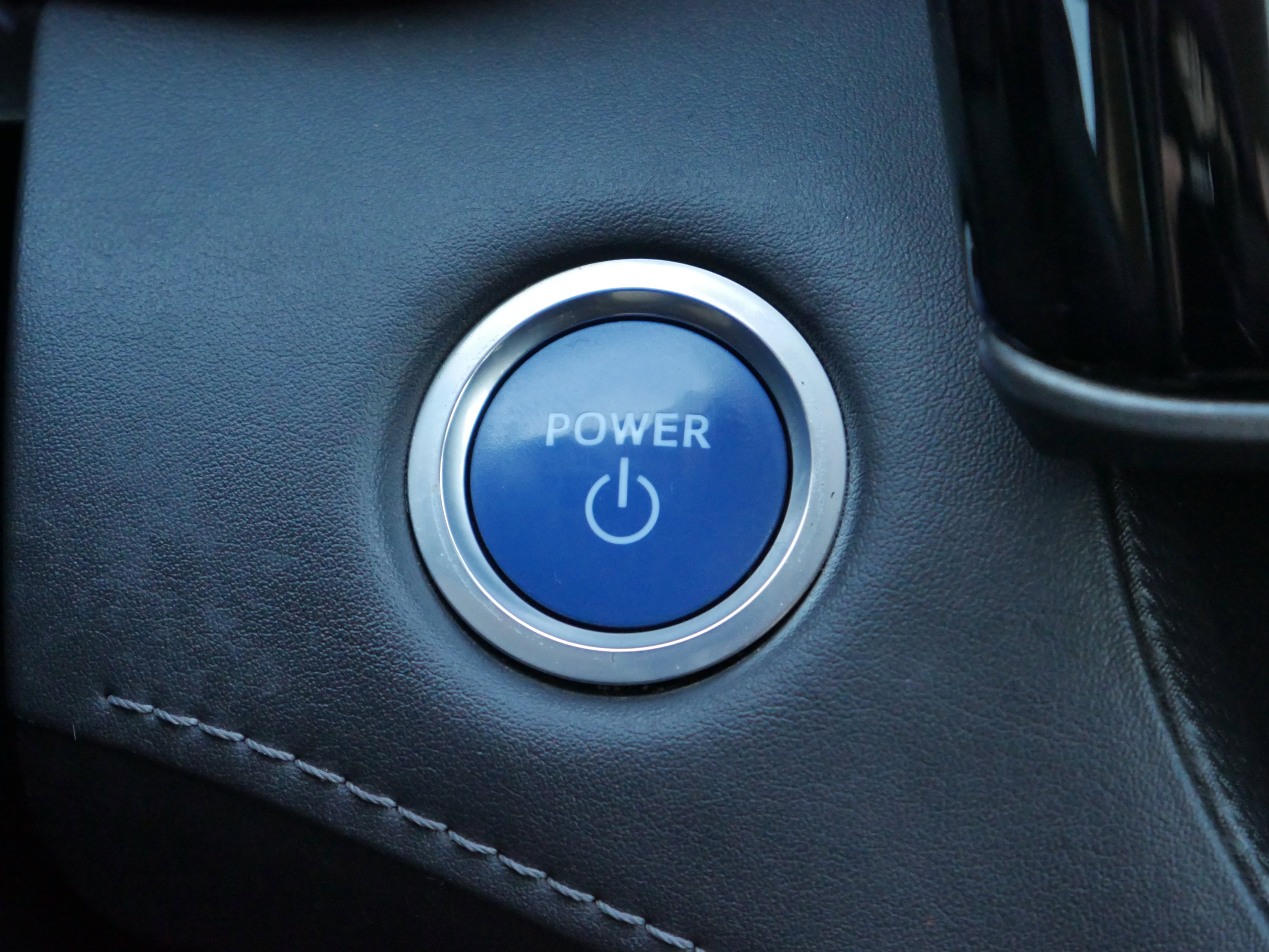 Used 2020 Toyota Highlander XLE AWD/4WD image 8