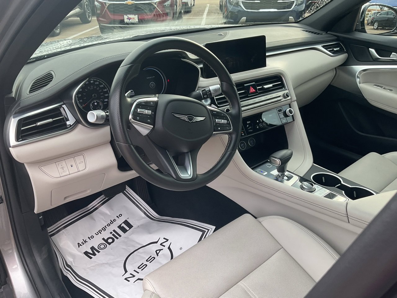 Used 2025 Genesis G70 2.5T RWD image 12