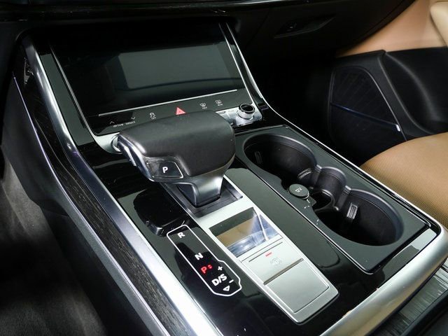 Used 2019 Audi Q8 Prestige w/ Towing Package AWD/4WD image 18