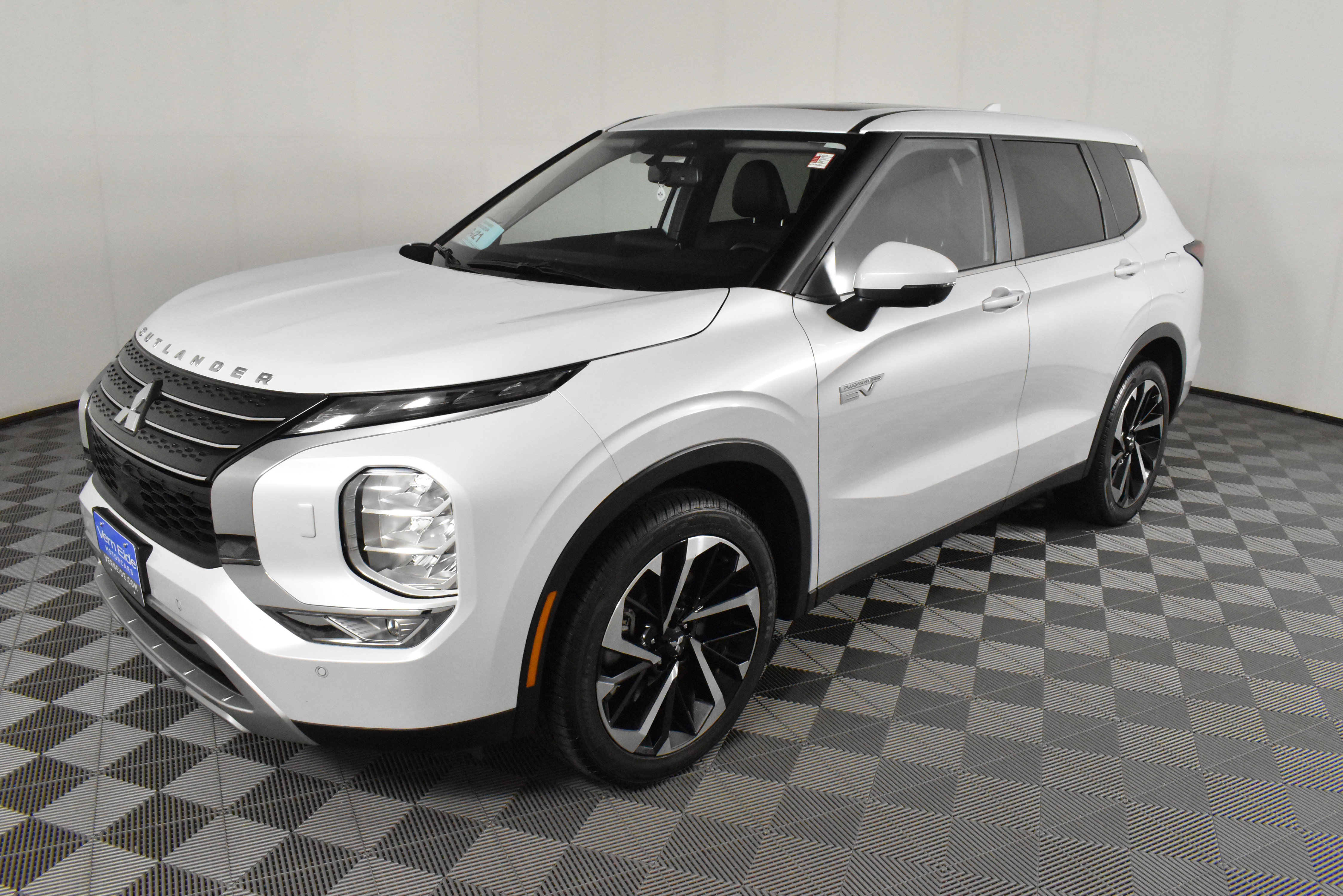 Used 2024 Mitsubishi Outlander SE image 10