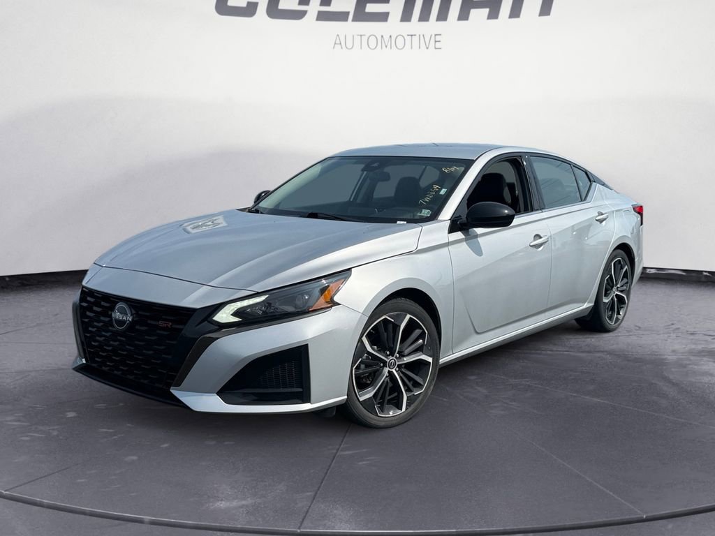 Used 2023 Nissan Altima 2.5 SR image 1