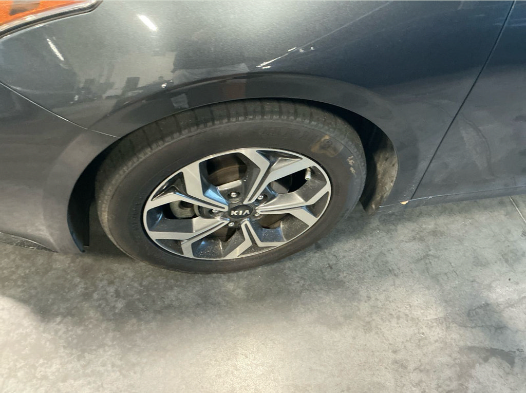 Used 2020 Kia Forte LXS FWD image 7