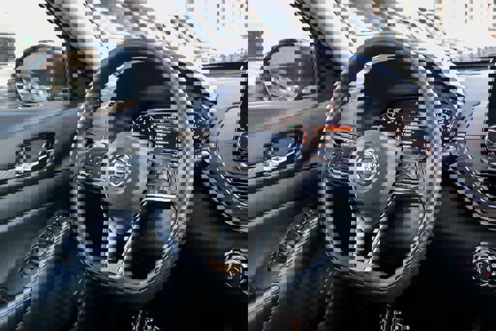 Used 2024 Nissan Altima 2.5 SV image 16