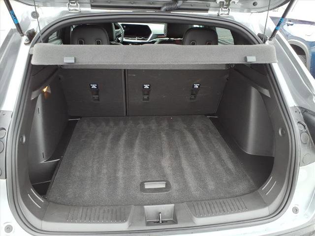 Used 2025 Chevrolet Trax RS image 28