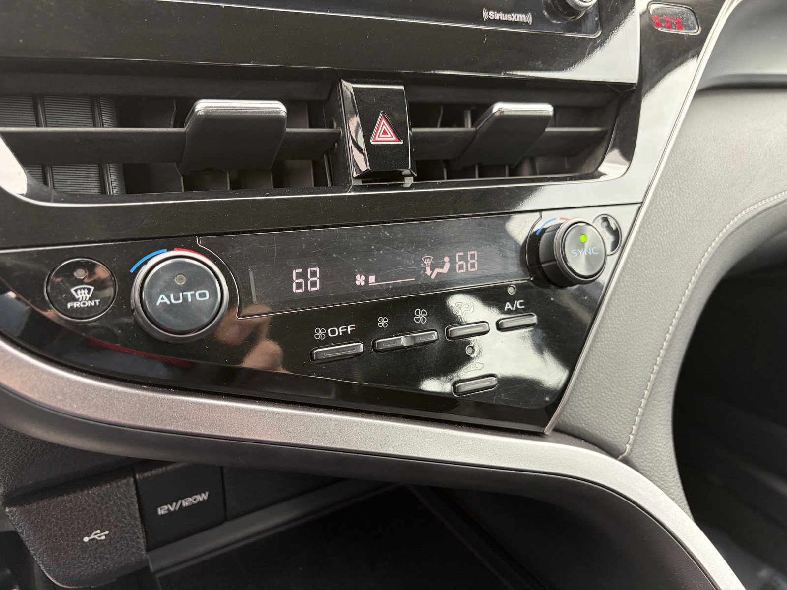 Used 2023 Toyota Camry SE FWD image 19