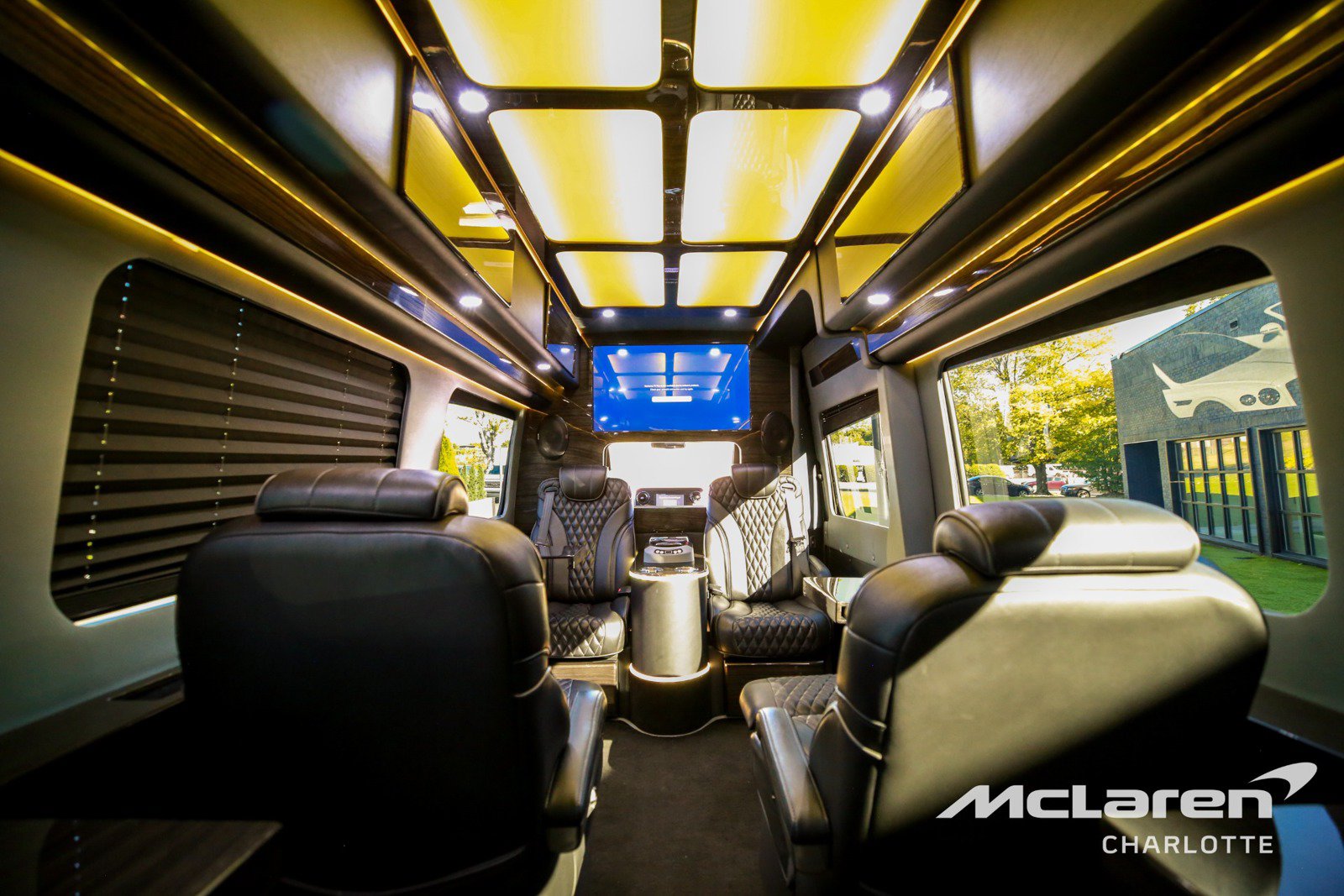 Used 2020 Mercedes-Benz Sprinter 3500 w/ Windows All Around Package image 19