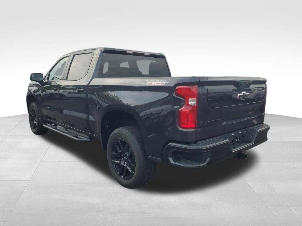 Used 2024 Chevrolet Silverado 1500 LT Trail Boss w/ LPO, Dark Essentials Package AWD/4WD image 3