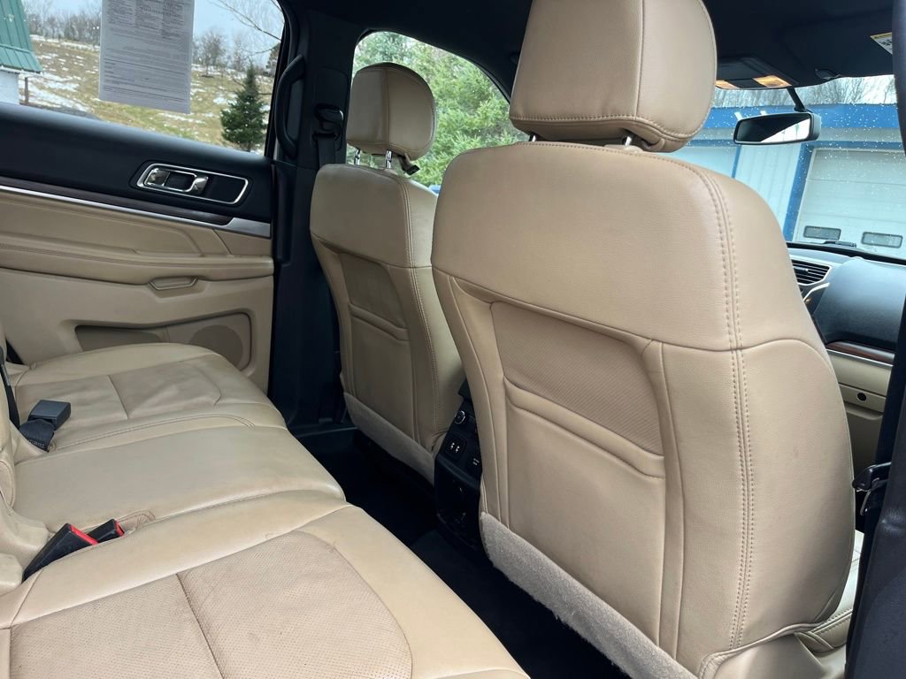 Used 2017 Ford Explorer Limited image 37