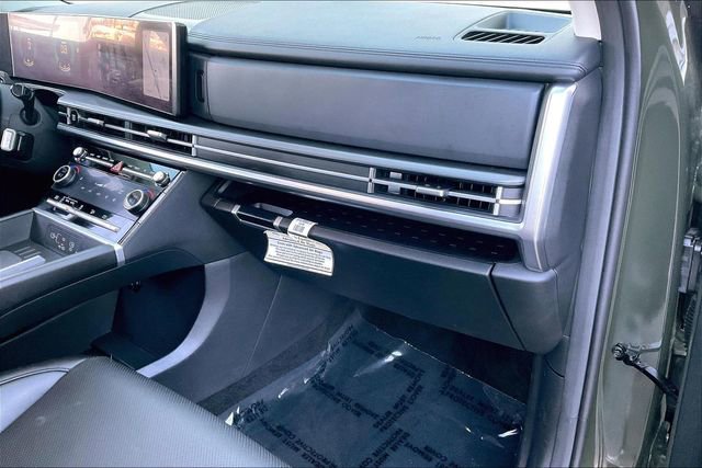 Certified 2025 Hyundai Santa Fe SEL image 16