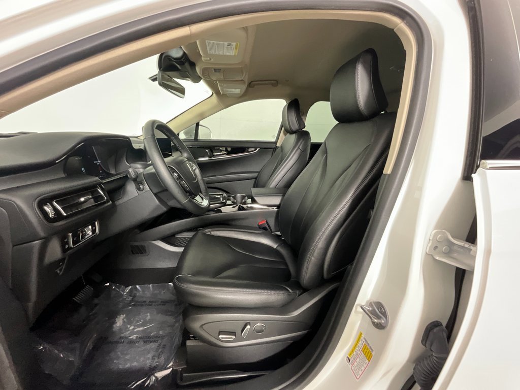 Used 2023 Lincoln Nautilus AWD image 13