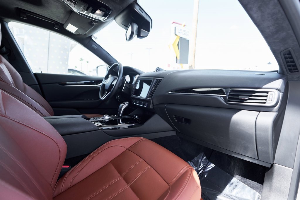 Used 2022 Maserati Levante Modena image 25