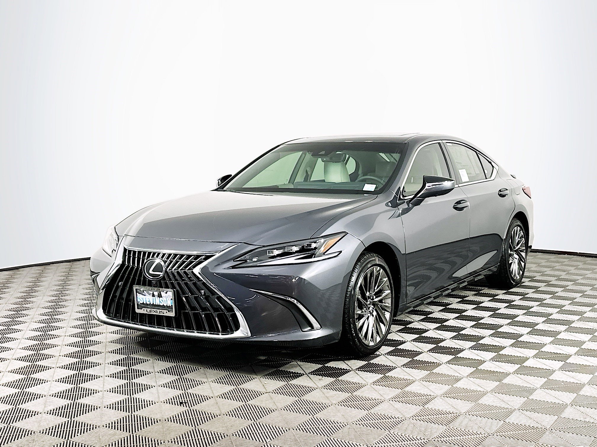 New 2025 Lexus ES 300h w/ Luxury Package image 3