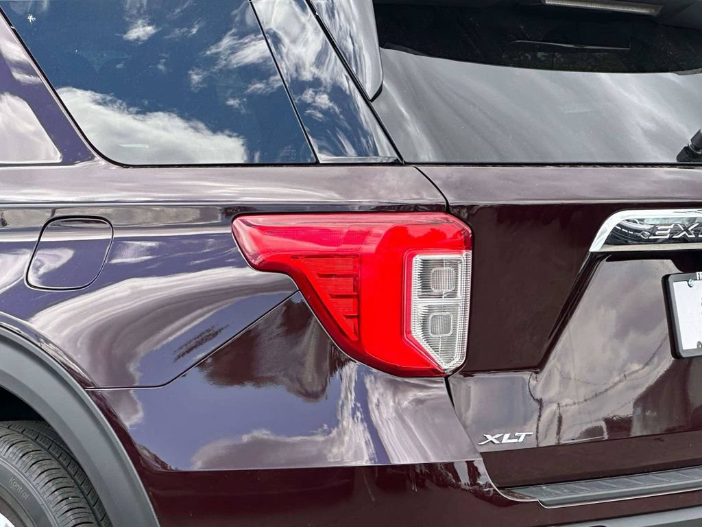 Used 2023 Ford Explorer XLT AWD/4WD image 9