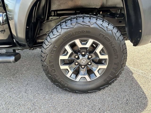 Used 2020 Toyota Tacoma TRD Off-Road AWD/4WD image 9