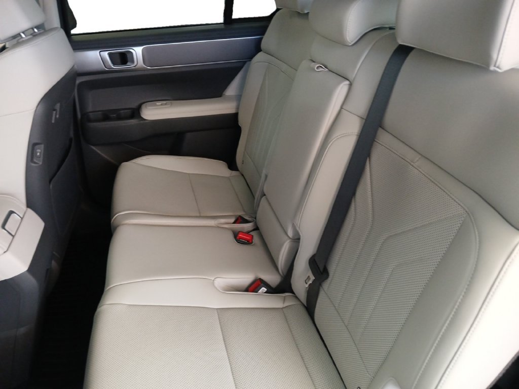 New 2027 Hyundai Santa Fe SEL FWD image 13