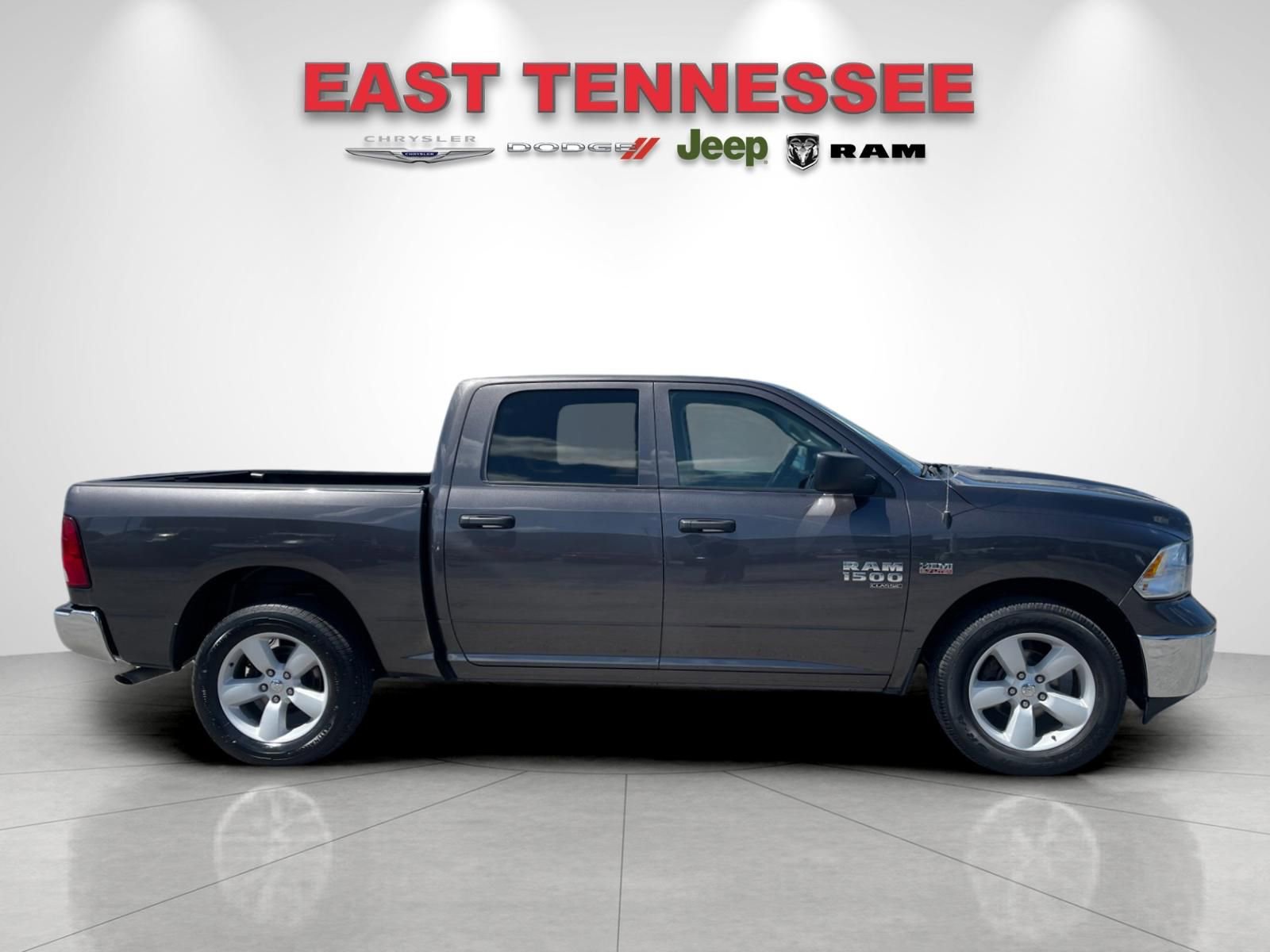 Used 2023 RAM 1500 Classic SLT AWD/4WD image 2